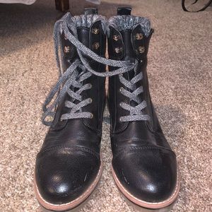 Wool combat boots